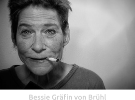 Bessie Bruehl /gallery HaPe Muff
